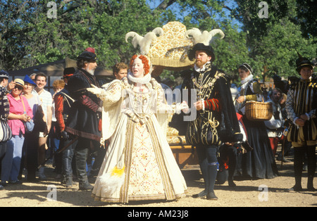 Schauspielerin, verkleidet als jungfräuliche Königin Elizabeth an der Renaissance Faire Agoura California Stockfoto