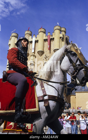 Krönung von Isabella i. von Kastilien im Alcazar Burg Mittelalter FESTIVAL in SEGOVIA Spanien Stockfoto