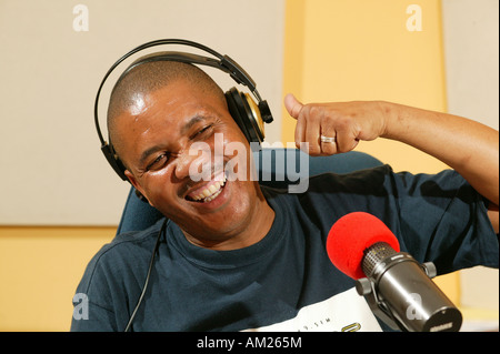 Radio-Moderator von Bush Radio, Cape Town, Südafrika Stockfoto