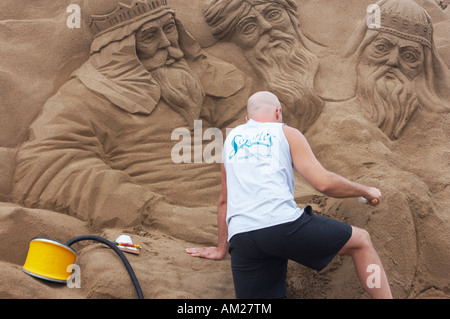 Sand Bildhauer arbeitet an der Krippe, Las Canteras Strand, Gran Canaria, Kanarische Inseln, Spanien, Europa Stockfoto