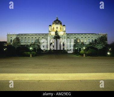 Geographie/Reisen, Österreich, Wien, Museen, Kunsthistorischen Museum Wien (Kunsthistorisches Museum Wien), Außenansicht, Baujahr: 1872 - 1891, Konzeption von Gottfried Sempers und Karl Baron von Hasenauers, Nachtaufnahme, Additional-Rights - Clearance-Info - Not-Available Stockfoto