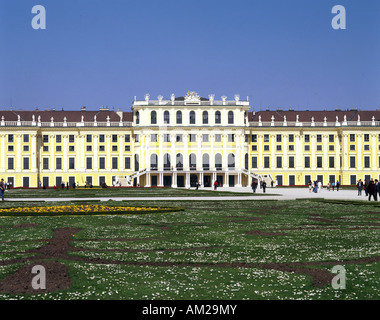 Geographie/Reisen, Österreich, Wien, Burgen, Schloss Schönbrunn, Außenansicht, Baujahr: 1692 - 1713, Architekt: Johann Bernhard Fischer von Erlach, Additional-Rights - Clearance-Info - Not-Available Stockfoto