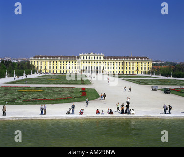 Geographie/Reisen, Österreich, Wien, Burgen, Schloss Schönbrunn, Außenansicht, Baujahr: 1692 - 1713, Architekt: Johann Bernhard Fischer von Erlach, Additional-Rights - Clearance-Info - Not-Available Stockfoto