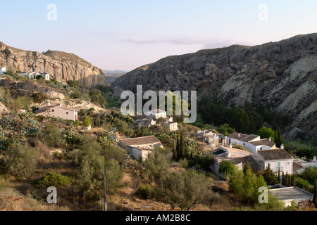 Das Bergdorf von Los Molinos del Rio Aguas, in der Nähe von Sorbas und Mojacar, Almeria, Andalusien, Spanien Stockfoto