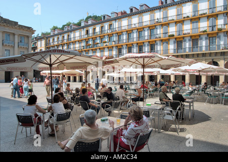 Cafe in Plaza De La Constitución (La popu-), Altstadt (Parte Vieja), San Sebastian (Donostia), Baskenland, Spanien Stockfoto