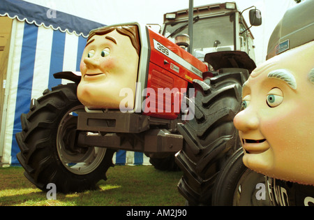 Traktoren bei der UK ROYAL SHOW sprechen John Robertson 2005 Stockfoto