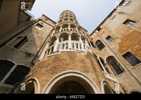 Außenansicht der Wendeltreppe des Palazzo oder Scala Contarini Del Bovolo Venedig Italien Stockfoto