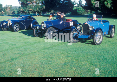 Drei blaue Bugatti Autos beim 35. jährliche Concours D Eleganz-Wettbewerb in Carmel CA Stockfoto