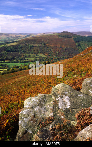 Blick vom Bamford Moor in Richtung Win Hill und Mam Tor in Derbyshire Peak District Stockfoto