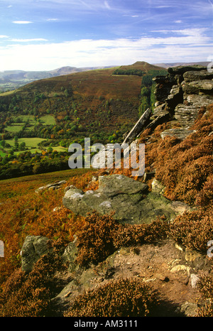 Ansicht von Bamford Kante in Richtung Win Hill und Mam Tor in Derbyshire Peak District Stockfoto