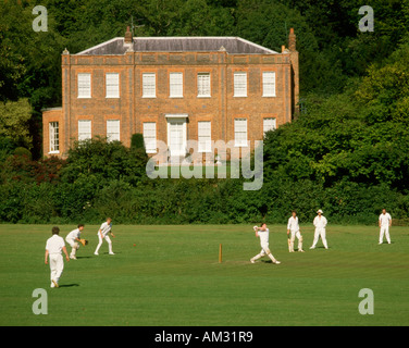 England. Buckinghamshire. Hambleden. Cricket-Spiel Stockfoto