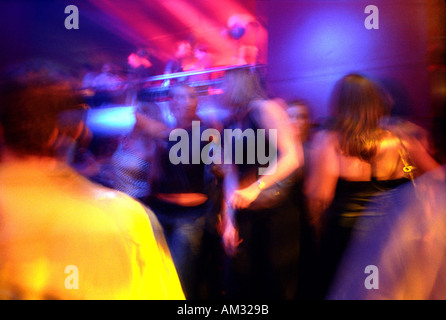 Disco-Szene im Londoner Club. Stockfoto