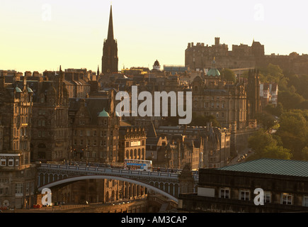 Edinburgh Gesamtansicht Nord Brücke schloss die Hub-skyline Stockfoto