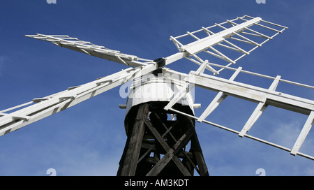 Redundante Windpumpe auf Norfolk Broads Norfolk UK Stockfoto