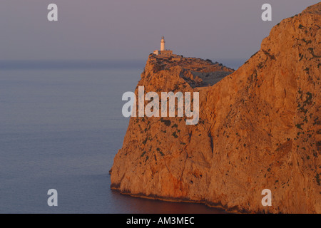 Leuchtturm am Cap de Formentor-Mallorca-Mallorca bei Sonnenuntergang am Abend Stockfoto