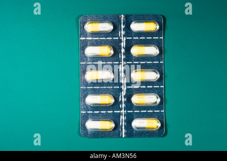 TAMIFLU 75 MG Gelkapseln Oseltamivir Phosphat "Kapseln" Trotz einer weltweiten Verknappung der Schweizer pharmazeutische Pharmariese Roche Stockfoto