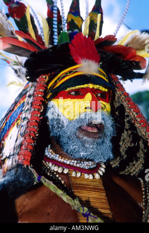 Eine Greise singen singen singen Mount Hagen kulturellen Show Stockfoto