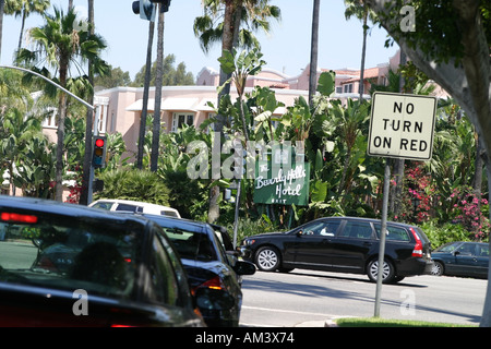 Blick auf das Beverly Hills Hotel von der Straße Stockfoto