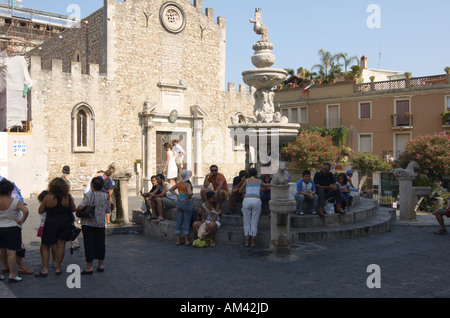 Palazzo Duchi di Santo Stefano vor dem Dom Taormina Sizilien Italien Juli 2006 Stockfoto