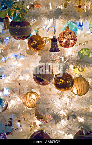 Weihnachtsbaum mit Dekoration Stockfoto