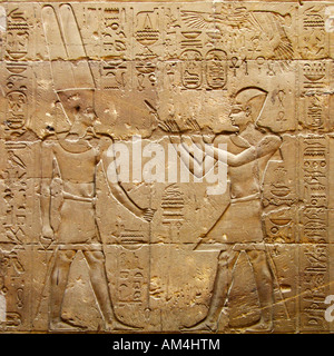 Hieroglyphen im Luxor-Tempel-Ägypten-Nordafrika Stockfoto