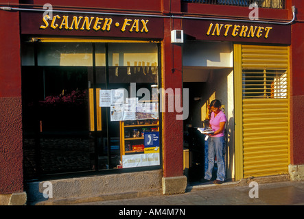 Mitarbeiter, Arbeitnehmer, Manager, Geschäft für Bürobedarf, Büroartikel, Fax Service, Internet Cafe, Oaxaca, Oaxaca de Juárez, Oaxaca, Mexiko Stockfoto