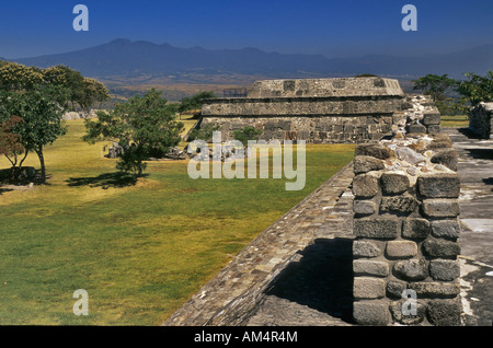 Piramide De La Serpiente Emplum (gefiederte Schlange Pyramide) in Xochicalco, Mexico Stockfoto