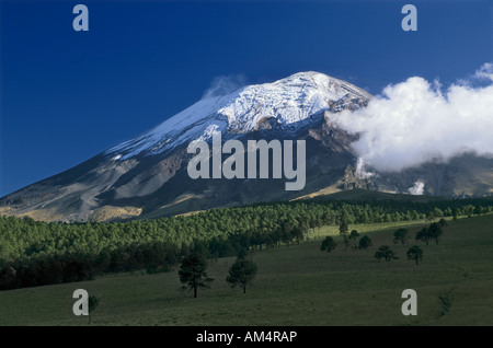 Vulkan Popocatepetl mit Schnee bedeckt, Mexiko Stockfoto