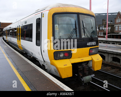 Zug an der London Bridge Station London England UK Stockfoto