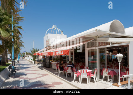 Strand Café/Bar, Playa del Bajondillo/Playa de Playamar, Torremolinos, Costa Del Sol, Andalusien, Spanien Stockfoto