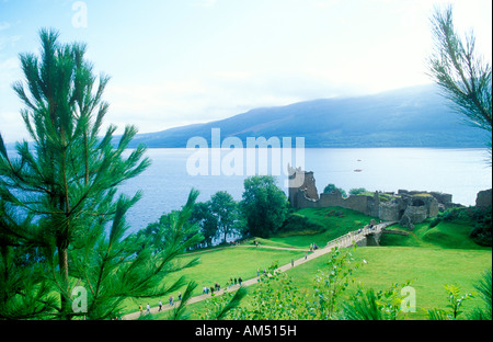 Urquhart Castle neben Loch Ness in Schottland Stockfoto