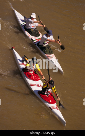 Wettbewerber in den Murray River Marathon in Australien Stockfoto