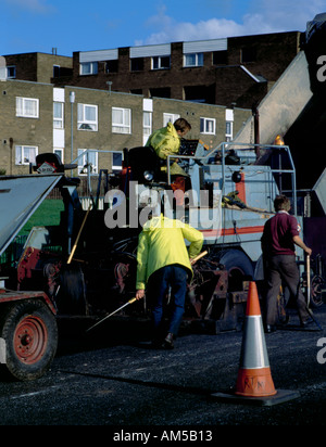 Straße auftauchen Bande an der Arbeit, England, UK. Stockfoto