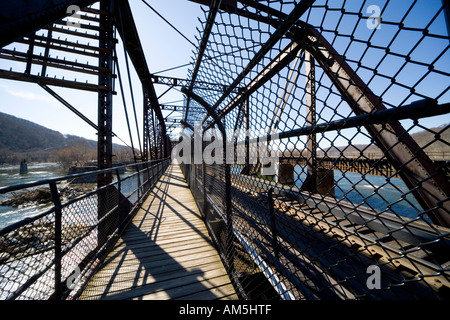 Eisenbahnbrücke über den Potomac River bei Harpers Ferry. Stockfoto