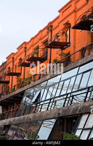 Sanierung des das Hafengebiet Puerto Madero Hafenbecken im Morgengrauen. Buenos Aires. Stockfoto