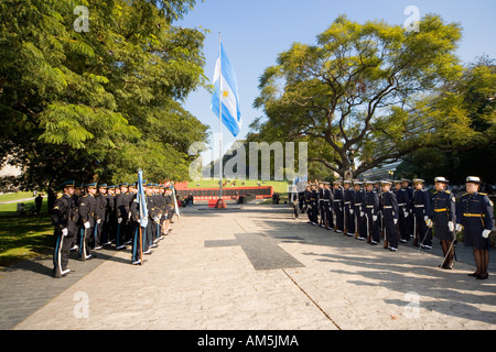 Monumento a Los Caídos de Malvinas, Buenos Aires. Volkstrauertag am Denkmal für die Toten in den Malvinas; Falkland-Krieg Stockfoto