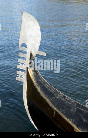 Bogen von einer Gondel auf dem Wasser 1. Dezember 2007 Stockfoto