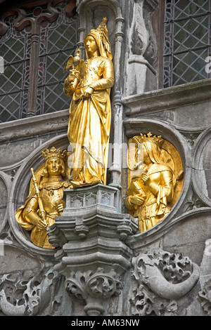 Statuen der Basilika des Heiligen Blutes (Heilige ansehen Basiliek) in Brügge, West-Flandern, Belgien Stockfoto