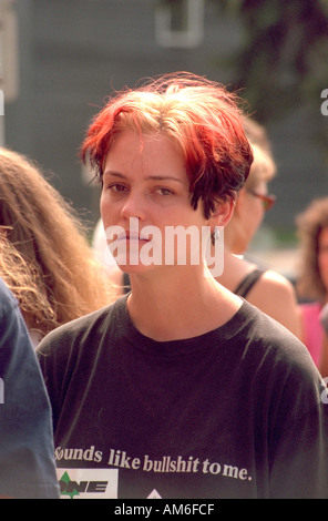 Frau Alter 23 Suche deprimiert Cedarfest.  Minneapolis Minnesota USA Stockfoto
