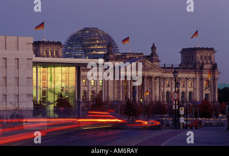 Berlin. Reichstag. Reichstagsgebaeude. Reichstagsgebäude. Paul-Loebe-Haus. Schweizer Medien. Schweizer Botschaft. Stockfoto