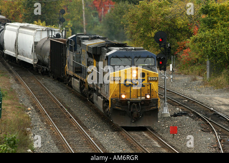 CSX Eisenbahn Güterzug USA Stockfoto