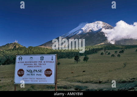 Vulkan Popocatepetl mit Schnee bedeckt, Mexiko Stockfoto