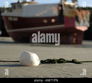 Folkestone Hafen im Winter bei Ebbe Stockfoto
