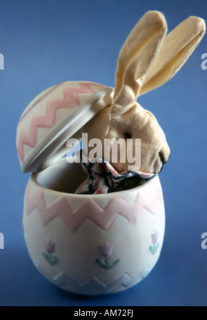 Ein Sektierer, nichtreligiöse Ostern Bild von einigen der Dinge Kinder weltweit gehen für: Süßigkeiten, Goodies, Hasen und Ostereier. Stockfoto