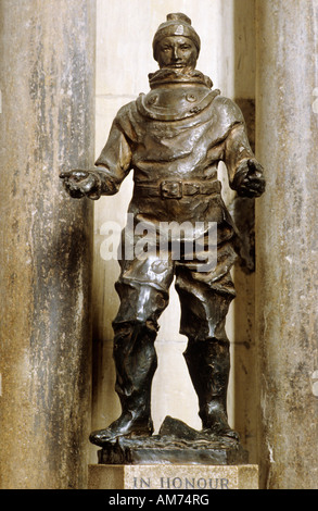 William Walker Statue Winchester Kathedrale Hampshire Statuen bronze Bronzen Stockfoto