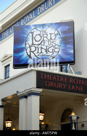 Theatre Royal Drury Lane außen zeigt Herr der Ringe-Plakat, London, England 2007 Stockfoto