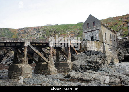 Alten ehemaligen Rettungsstation bei der Eidechse, Cornwall, UK. Stockfoto