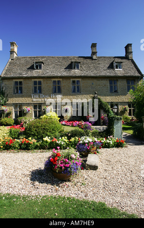 Das Dial House Hotel ein beliebtes Wahrzeichen in der berühmten Cotswold touristischen Dorf von Bourton auf dem Wasser Gloucestershire England Stockfoto