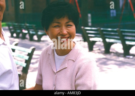 Junge Frau, Lächeln, Porträt Stockfoto