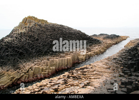 Fels-Formationen, Fingal's Cave, Staffa, Treshnish Inseln in der Nähe von Mull, Westküste von Schottland, Vereinigtes Königreich Stockfoto